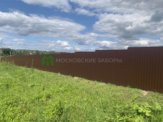 Забор из профнастила высотой 2 метра